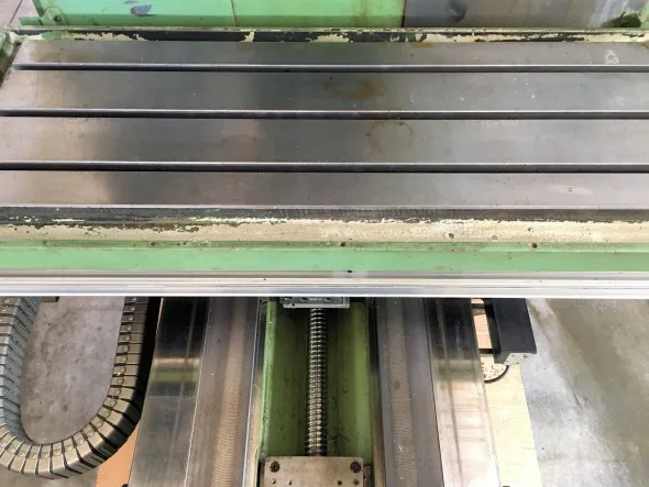 CENTRO DI LAVORO VERT. "KONDIA" MOD. B 1000