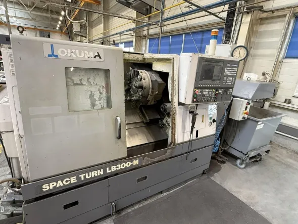 Centro di tornitura CNC OKUMA LB 300 M