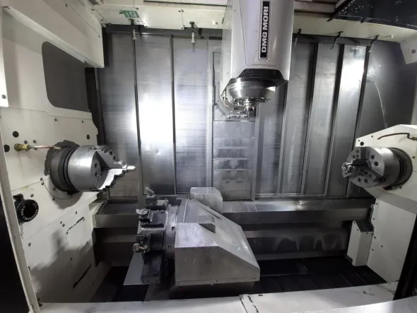 Centro di tornitura e fresatura CNC DMG MORI