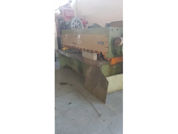 CESOIA A GHIGLIOTTINA MECCANICA ROMEA 2500X4 MM