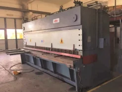Cesoia a ghigliottina oleodinamica ROMEC MH 40/10