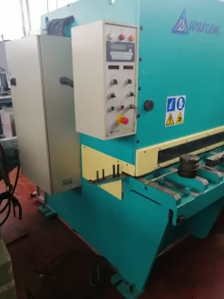 Cesoia lamiera idraulica Warcom Maxima 30-04
