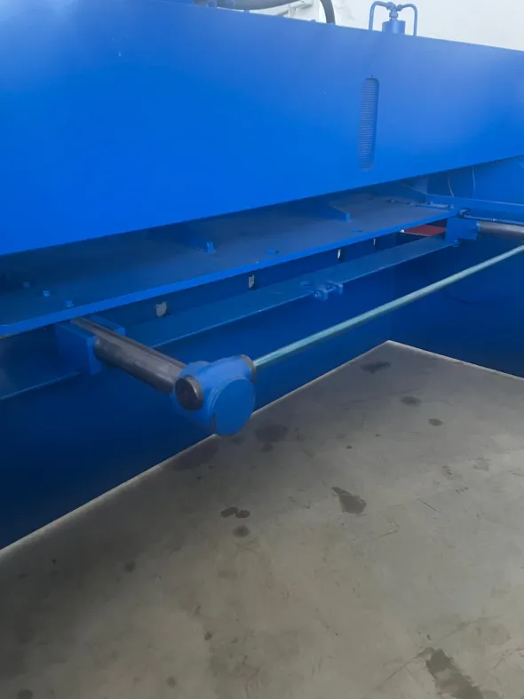 Cesoia Warcom 3000x4/6 usata
