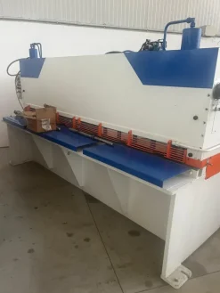 Cesoia Warcom 3000x4/6 usata