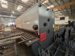 Cesoie a ghigliottina idrauliche QC11K 18x6000