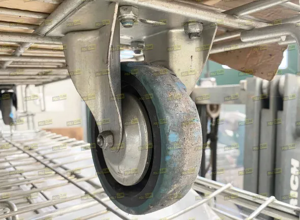Ceste zincate con ruote o carrelli ripiegabili usati
