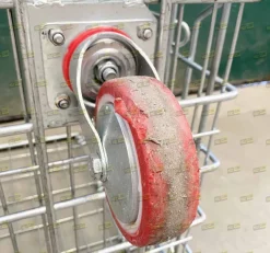 Ceste zincate con ruote o carrelli ripiegabili usati