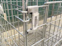 Ceste zincate con ruote o carrelli ripiegabili usati