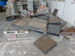 45#7725 Chiusini in ghisa e basi per pozzetti