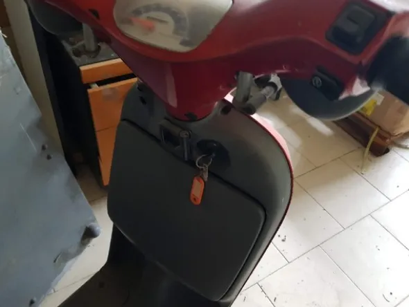 8#4986 Ciclomotore Piaggio Free e Mountain Bike