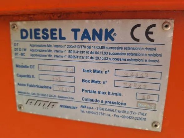 11#8633 Cisterna per carburante AMA