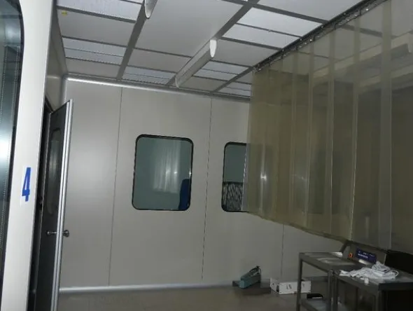 2#3241 Clean room a servizio di area sterilizzazione e confezionamento indumenti sterili