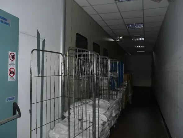 2#3241 Clean room a servizio di area sterilizzazione e confezionamento indumenti sterili