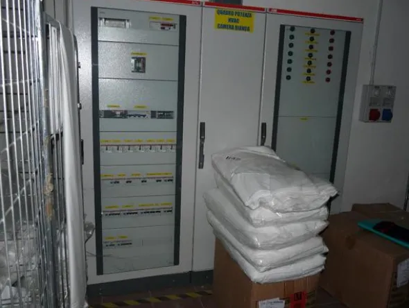 2#3241 Clean room a servizio di area sterilizzazione e confezionamento indumenti sterili