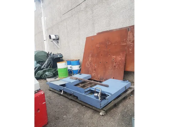 CODICE 1621 CENTRO DI LAVORO MACH T VERT MIND MOD MACH.T VMC 1000-A USATO;