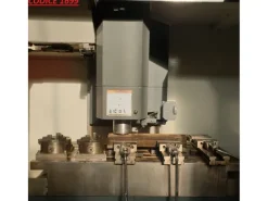 CODICE 1699 CENTRO DI LAVORO VERTICALE HAAS MS MOD VF-4SS 1000x500