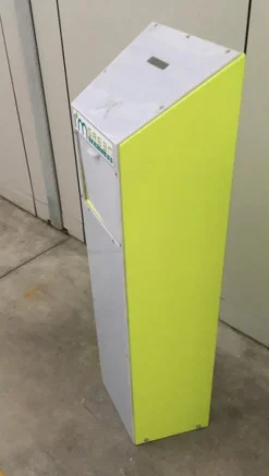 17#5328 Colonnina di ricarica per auto elettriche