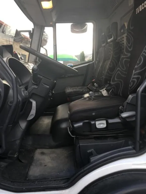 1#4265 Compattatore Iveco 100 E4 con attrezzatura Farid MK2