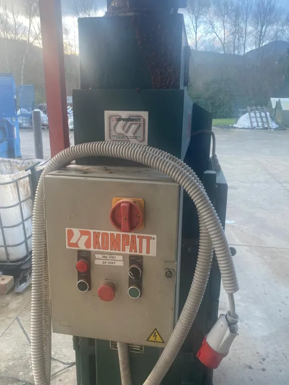 compattatrice per materiale