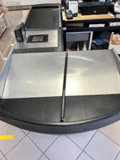 1#7741 Compendio di azienda dedita alla macellazione e al commercio all'ingrosso di bestiame