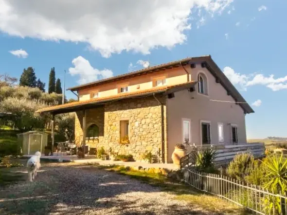 #25003 Complesso agricolo con terreni, abitazione e servizi
