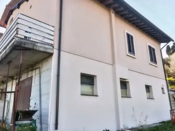 #25003 Complesso agricolo con terreni, abitazione e servizi
