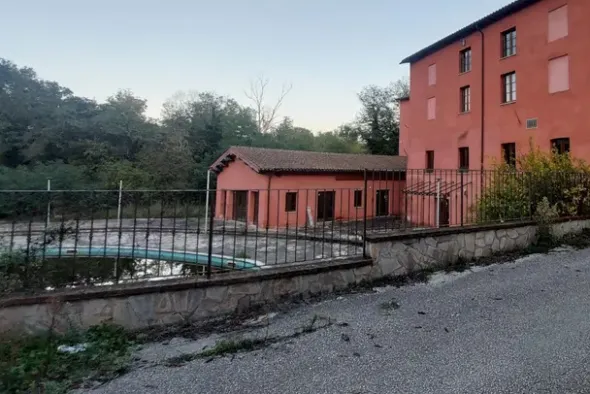 #24984 Complesso alberghiero con bar-ristorante e piscina