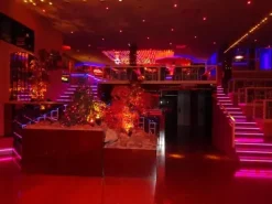 #7941 Complesso alberghiero con discoteca e terreni agricoli