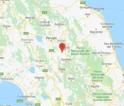 #7941 Complesso alberghiero con discoteca e terreni agricoli