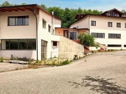 #22968 Complesso alberghiero immerso nel verde della Sila