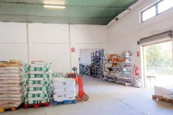 #20405 Complesso artigianale con cortile e pertinenze