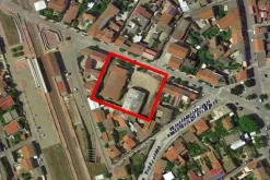 #20410 Complesso artigianale con cortile e pertinenze