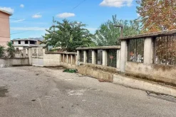#21529 Complesso artigianale con cortile e pertinenze