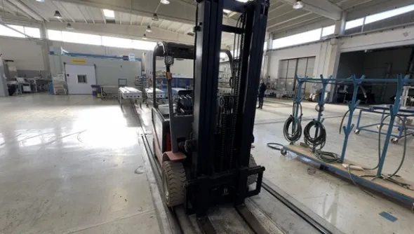 1#8174 Complesso aziendale dedito all'attività di progettazione e costruzione di componenti strutturali
