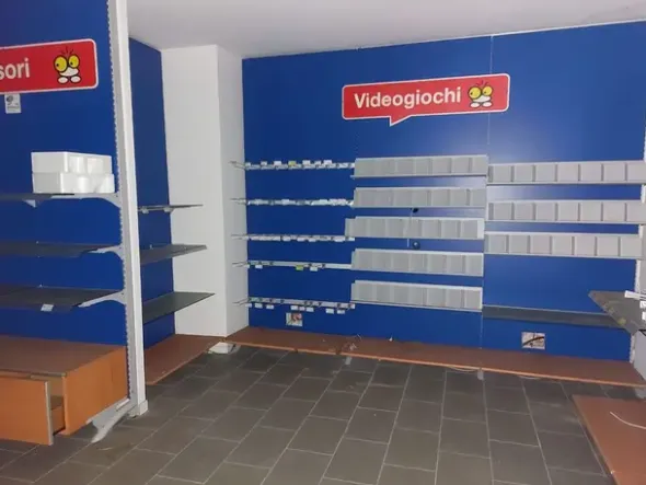 #2534008 Complesso commerciale con ampia area pertinenziale