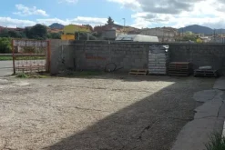 #21456 Complesso commerciale con cortile e pertinenze
