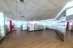 #23530 Complesso commerciale con depositi esterni