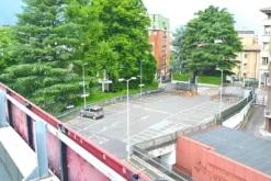 #23531 Complesso commerciale e ampio parcheggio
