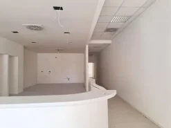 #23546 Complesso commerciale su più livelli
