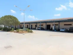 #10550 Complesso con uffici, magazzini, tettoie e piazzali