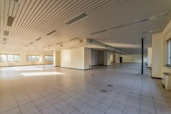 #15091 Complesso direzionale con area di pertinenza esclusiva