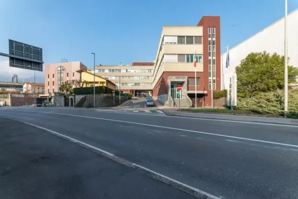 #15091 Complesso direzionale con area di pertinenza esclusiva
