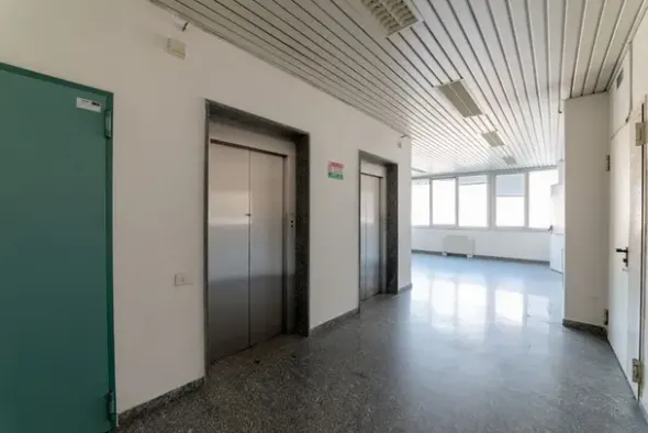 #15091 Complesso direzionale con area di pertinenza esclusiva