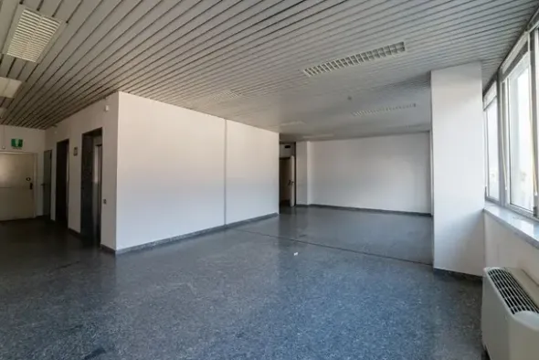#15091 Complesso direzionale con area di pertinenza esclusiva