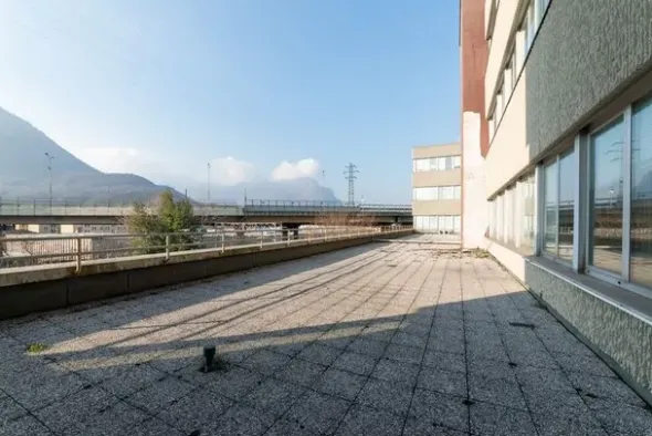 #15091 Complesso direzionale con area di pertinenza esclusiva