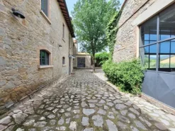 #23664 Complesso immobiliare a destinazione industriale, direzionale e commerciale