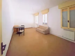 #21012 Complesso immobiliare con supermercato, concessionaria, appartamenti e uffici