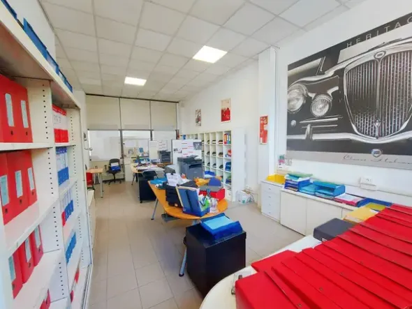 #21012 Complesso immobiliare con supermercato, concessionaria, appartamenti e uffici
