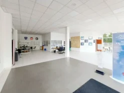 #21012 Complesso immobiliare con supermercato, concessionaria, appartamenti e uffici
