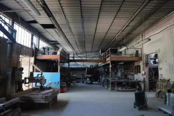 #18116 Complesso industriale con area cortiliva